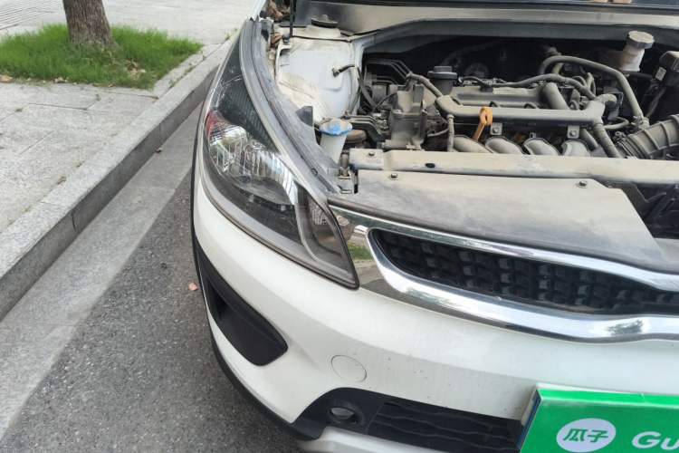 Used Kia KX Cross 2017 1.4L MT GLS Right Front Headlight