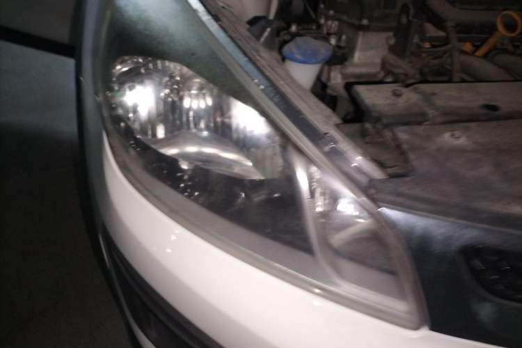 Used Kia KX Cross 2017 1.4L AT GLS Right Front Headlight