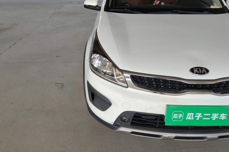 Used Kia KX Cross 2017 1.4L AT GLS Right Front Headlight