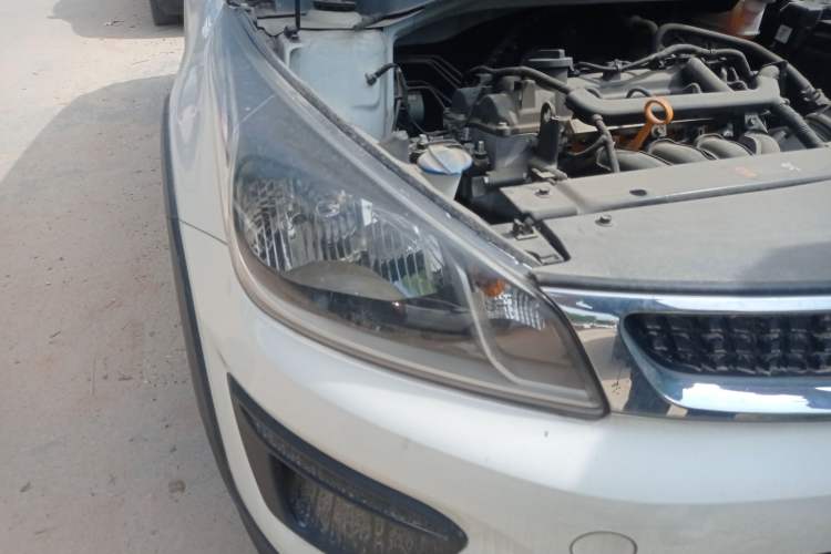 Used Kia KX Cross 2017 1.4L AT GLS Right Front Headlight