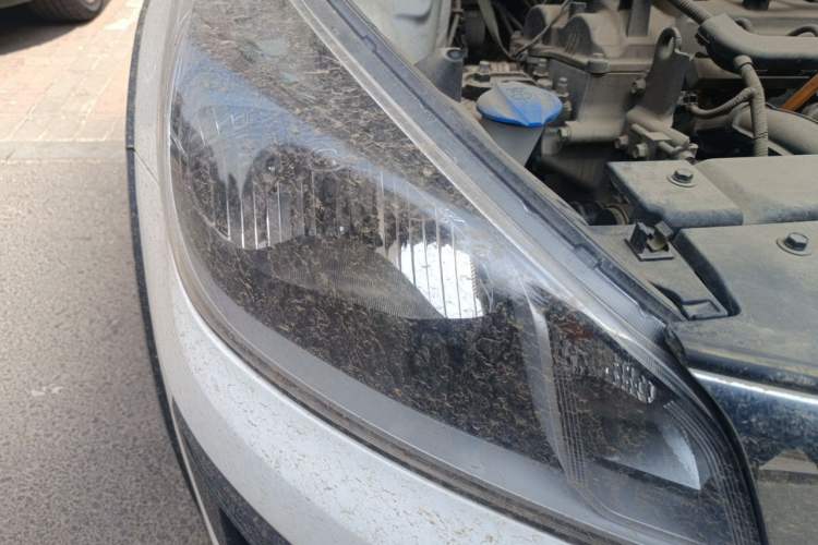 Used Kia KX Cross 2017 1.4L AT GLS Right Front Headlight