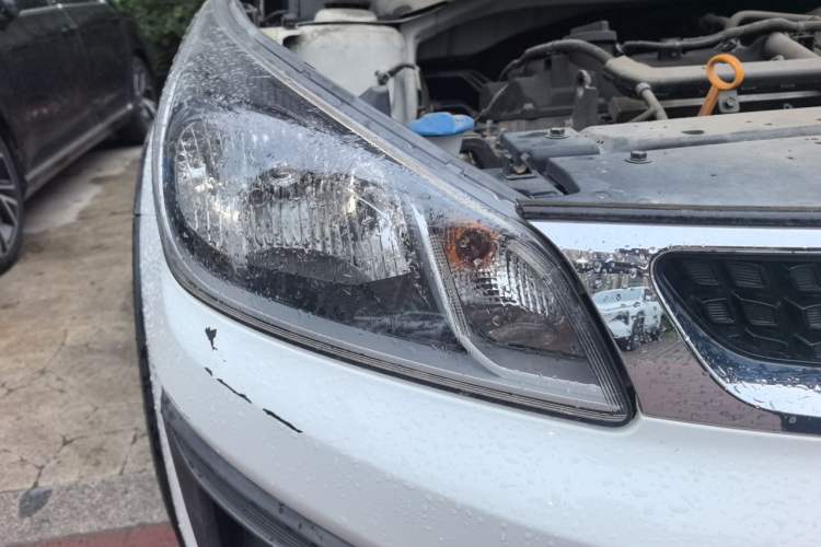 Used Kia KX Cross 2017 1.4L AT GLS Right Front Headlight