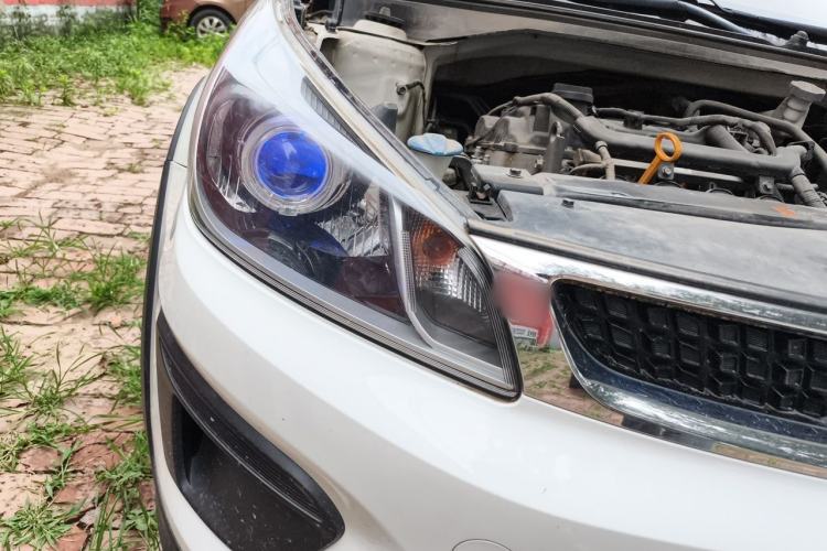 Used Kia KX Cross 2017 1.4L AT GLS Right Front Headlight