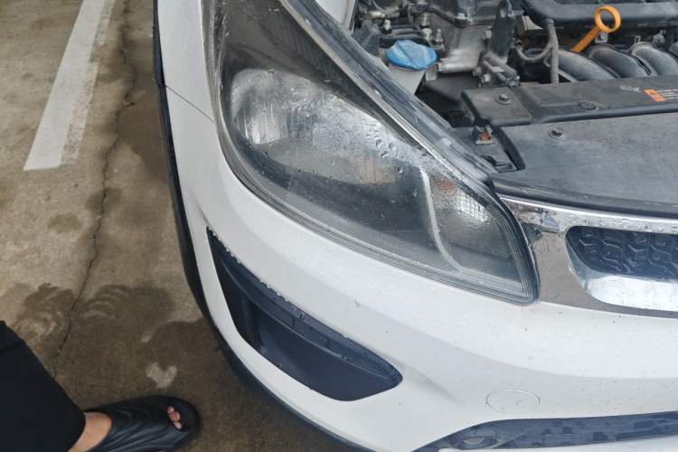 Used Kia KX Cross 2017 1.4L AT GLS Right Front Headlight
