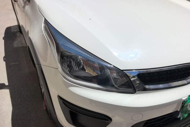 Used Kia KX Cross 2017 1.4L AT GLS Right Front Headlight