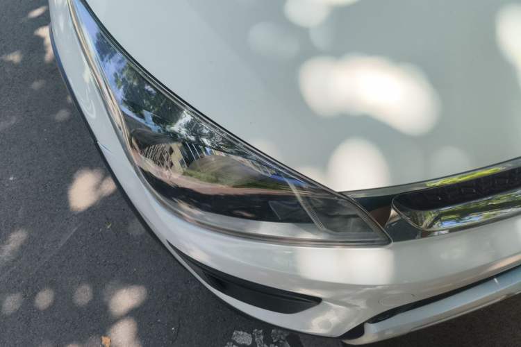 Used Kia KX Cross 2017 1.4L AT GLS Right Front Headlight