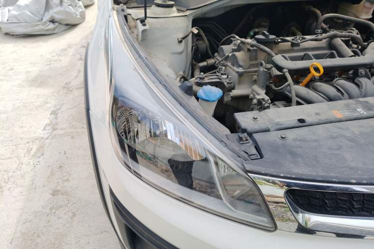 Used Kia KX Cross 2017 1.4L AT GLS Right Front Headlight