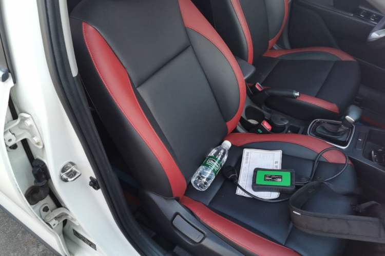 Used Kia KX Cross 2017 1.4L AT GLS Right Front Seat