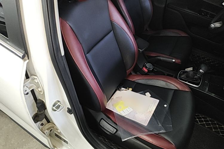 Used Kia KX Cross 2017 1.4L AT GLS Right Front Seat