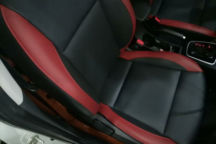 Used Kia KX Cross 2017 1.4L AT GLS Right Front Seat