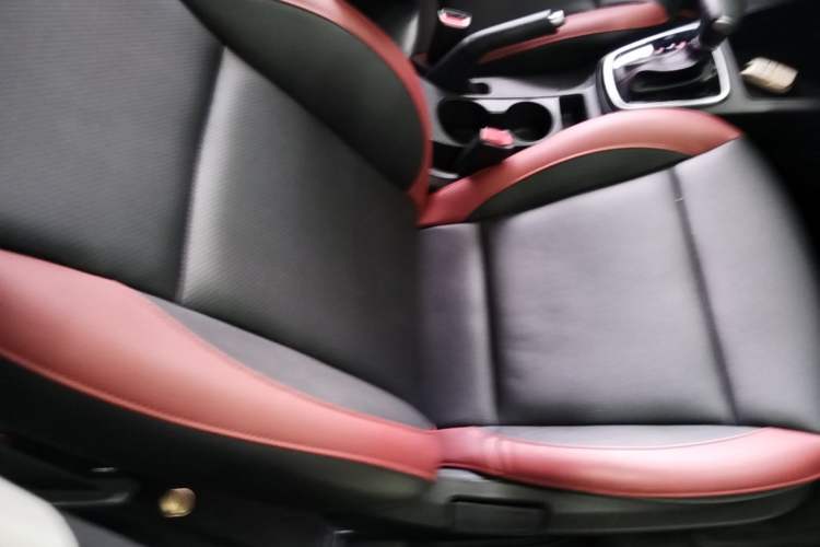 Used Kia KX Cross 2017 1.4L AT GLS Right Front Seat
