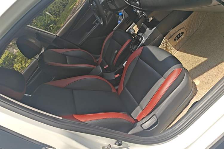 Used Kia KX Cross 2017 1.4L AT GLS Right Front Seat