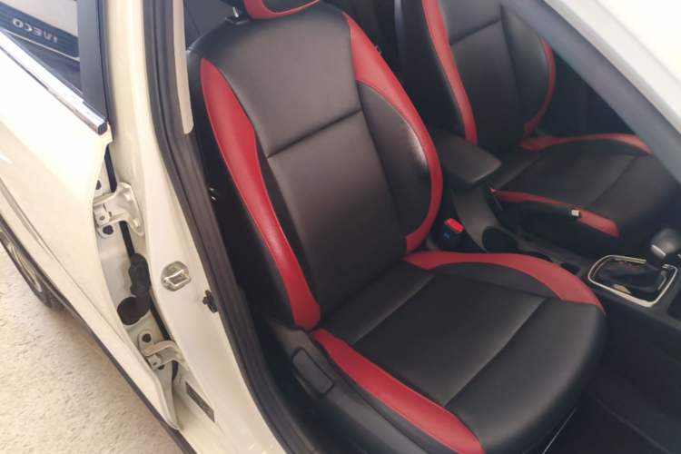 Used Kia KX Cross 2017 1.4L AT GLS Right Front Seat