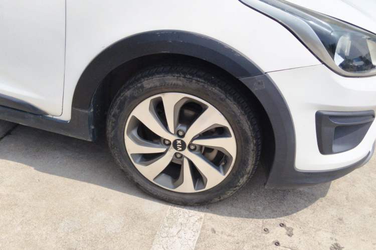 Used Kia KX Cross 2017 1.4L AT GLS Right Front Wheel Hub