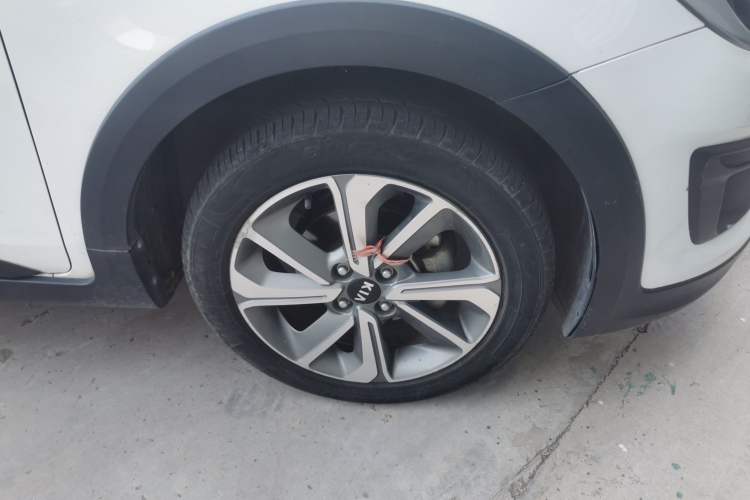 Used Kia KX Cross 2017 1.4L AT GLS Right Front Wheel Hub