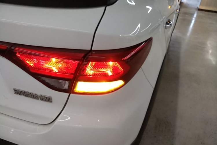 Used Kia KX Cross 2017 1.4L AT GLS Right Rear Taillight