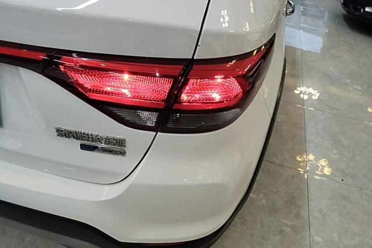 Used Kia KX Cross 2017 1.4L AT GLS Right Rear Taillight