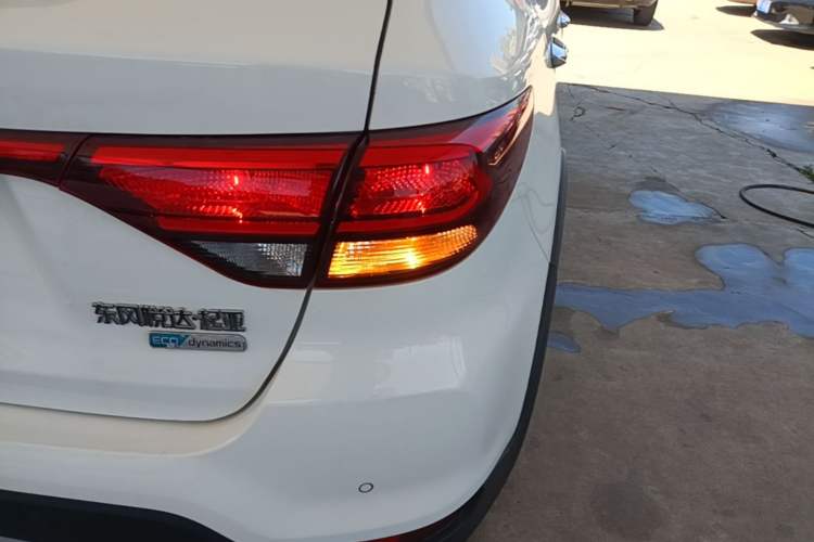 Used Kia KX Cross 2017 1.4L AT GLS Right Rear Taillight