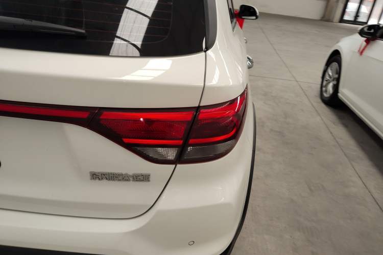 Used Kia KX Cross 2017 1.4L AT GLS Right Rear Taillight