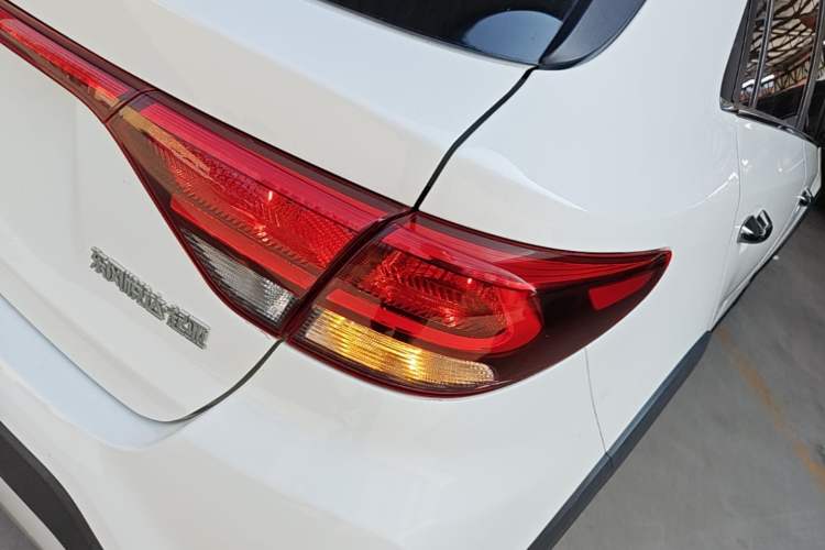 Used Kia KX Cross 2017 1.4L AT GLS Right Rear Taillight