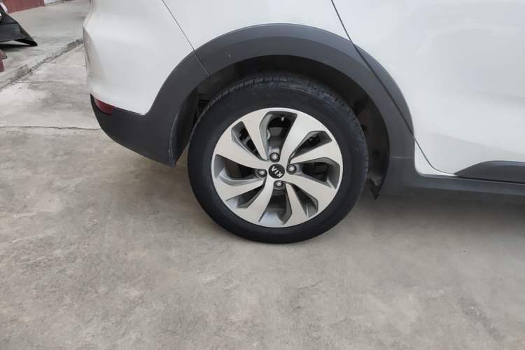 Used Kia KX Cross 2017 1.4L AT GLS Right Rear Wheel Hub