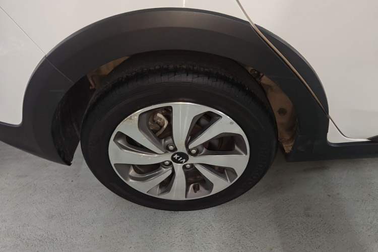 Used Kia KX Cross 2017 1.4L AT GLS Right Rear Wheel Hub