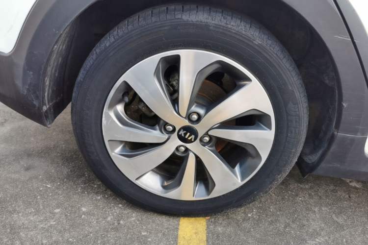 Used Kia KX Cross 2017 1.4L AT GLS Right Rear Wheel Hub