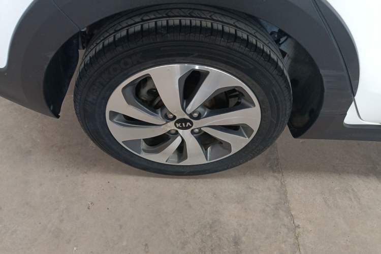 Used Kia KX Cross 2017 1.4L AT GLS Right Rear Wheel Hub