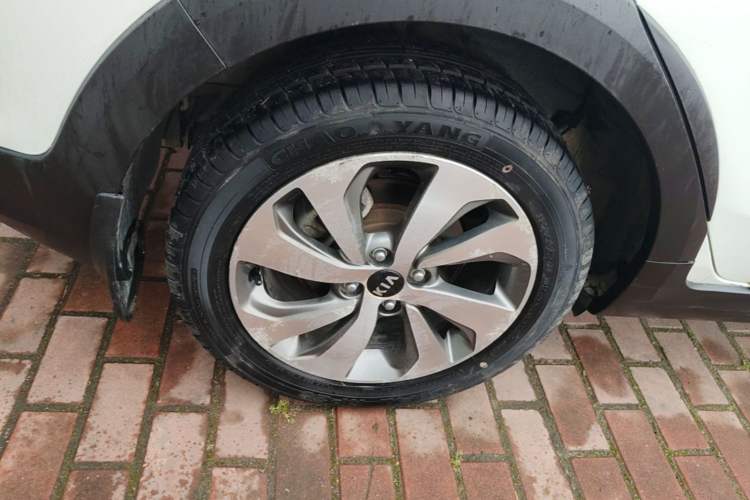 Used Kia KX Cross 2017 1.4L AT GLS Right Rear Wheel Hub