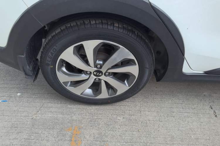 Used Kia KX Cross 2017 1.4L AT GLS Right Rear Wheel Hub