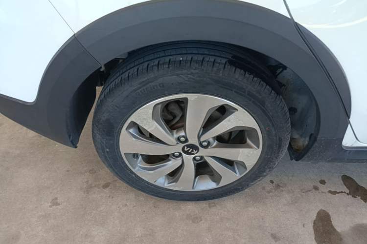 Used Kia KX Cross 2017 1.4L AT GLS Right Rear Wheel Hub