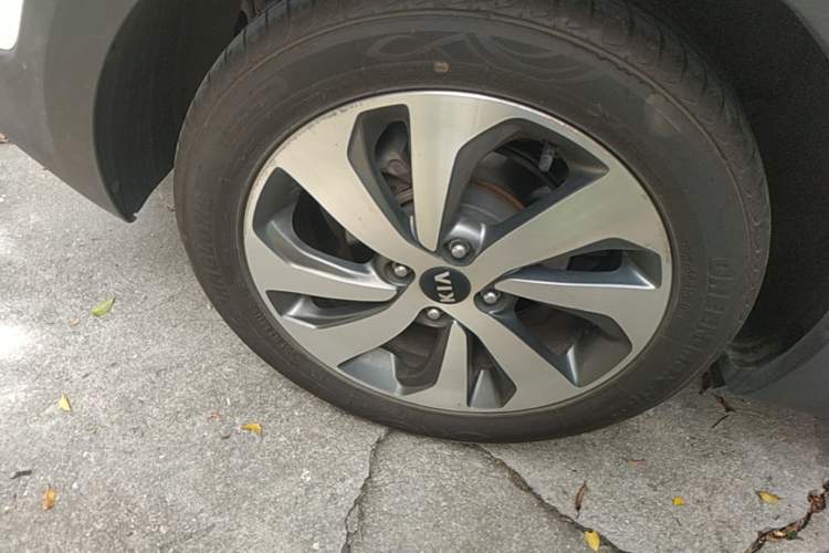 Used Kia KX Cross 2017 1.4L AT GLS Right Rear Wheel Hub
