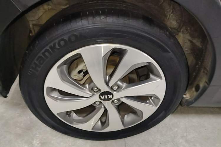 Used Kia KX Cross 2017 1.4L AT GLS Right Rear Wheel Hub