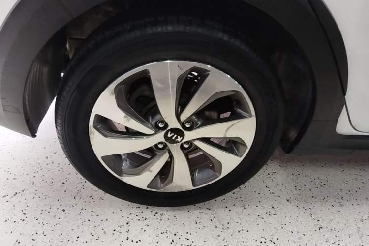 Used Kia KX Cross 2017 1.4L AT GLS Right Rear Wheel Hub