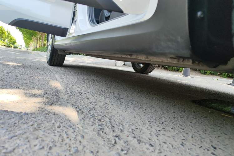 Used Kia KX Cross 2017 1.4L AT GLS Right Side Sill