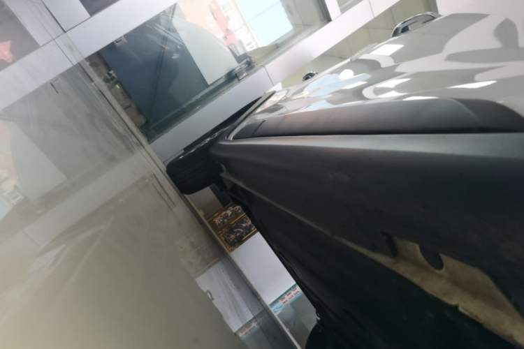 Used Kia KX Cross 2017 1.4L AT GLS Right Side Sill