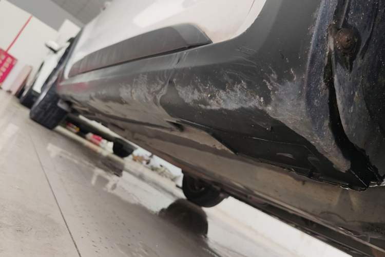 Used Kia KX Cross 2017 1.4L AT GLS Right Side Sill
