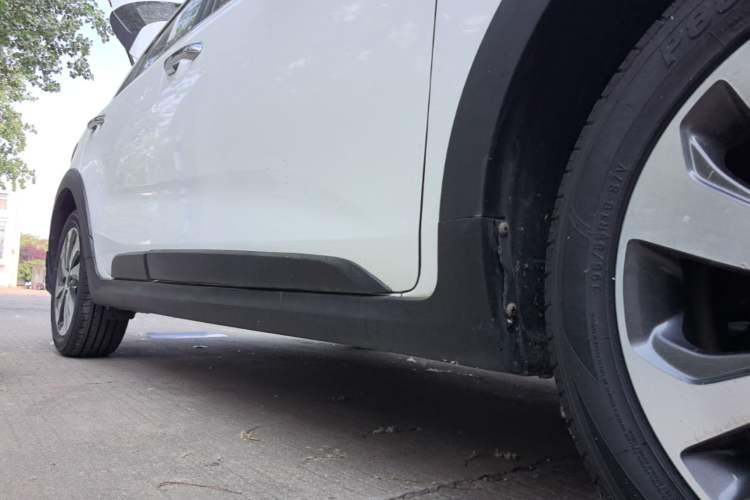 Used Kia KX Cross 2017 1.4L AT GLS Right Side Sill