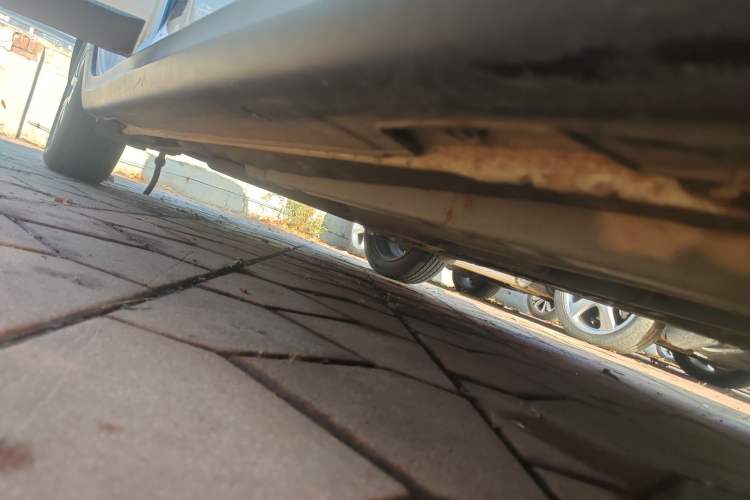 Used Kia KX Cross 2017 1.4L MT GLS Right Side Sill