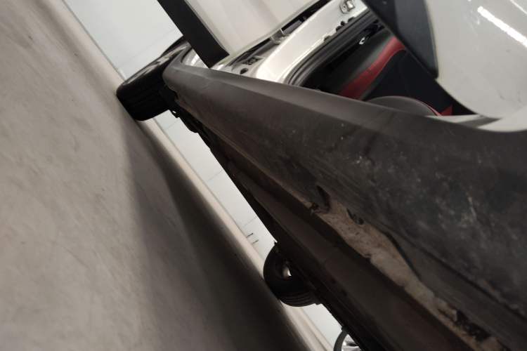Used Kia KX Cross 2017 1.4L AT GLS Right Side Sill