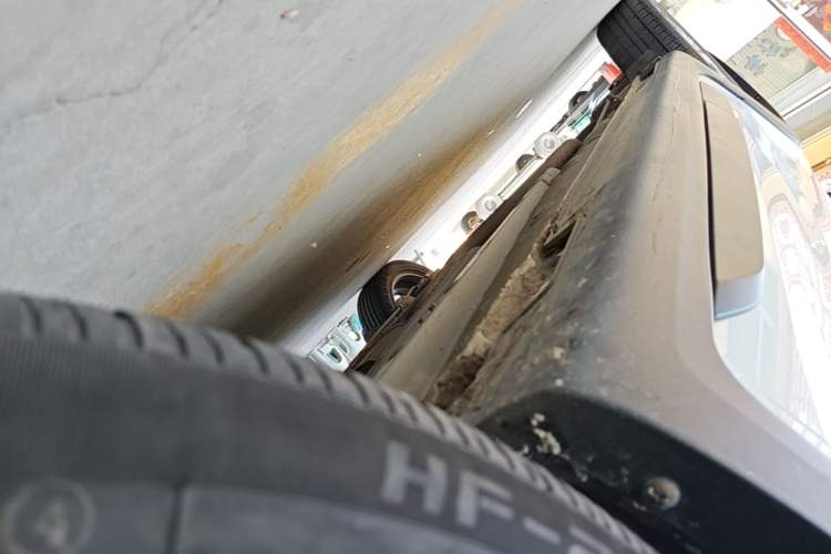 Used Kia KX Cross 2017 1.4L AT GLS Right Side Sill