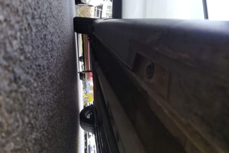 Used Kia KX Cross 2017 1.4L AT GLS Right Side Sill