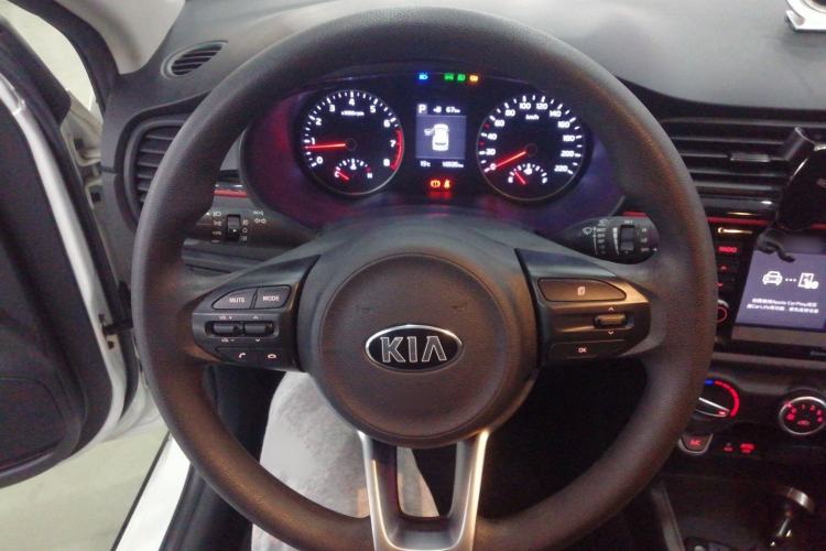 Used Kia KX Cross 2017 1.4L AT GLS Steering Wheel
