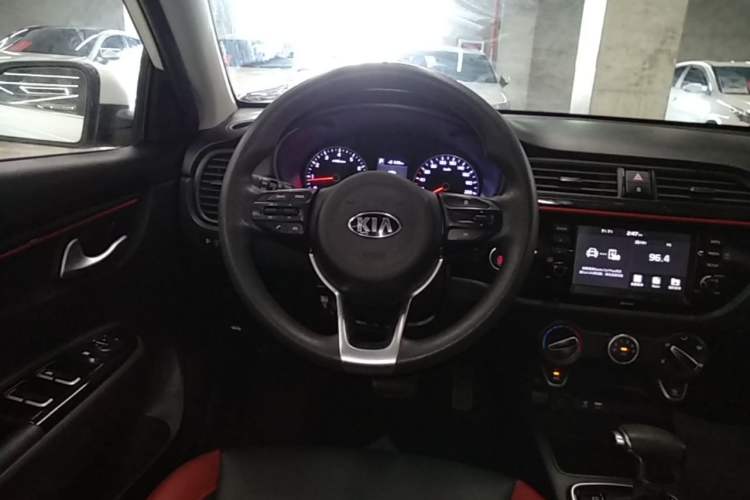 Used Kia KX Cross 2017 1.4L AT GLS Steering Wheel