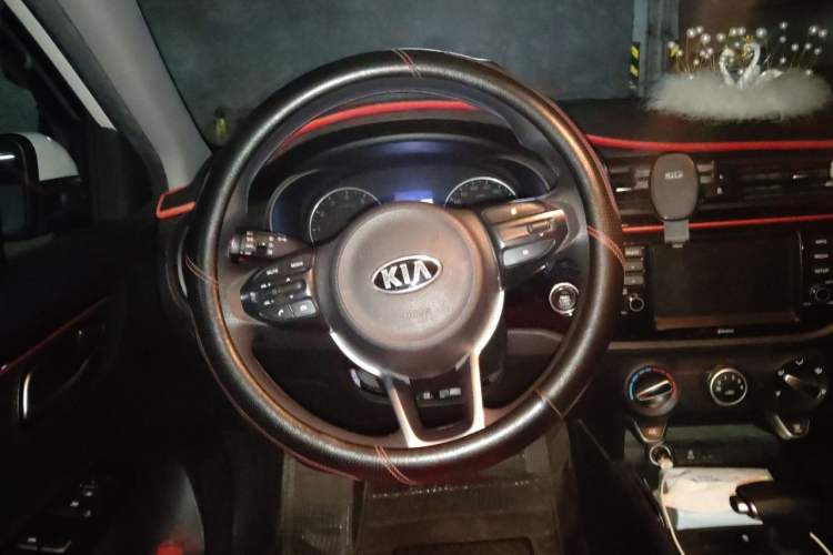 Used Kia KX Cross 2017 1.4L AT GLS Steering Wheel