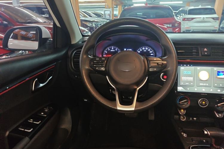 Used Kia KX Cross 2017 1.4L AT GLS Steering Wheel