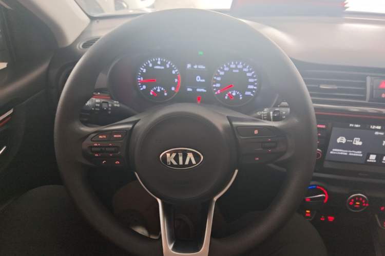 Used Kia KX Cross 2017 1.4L AT GLS Steering Wheel