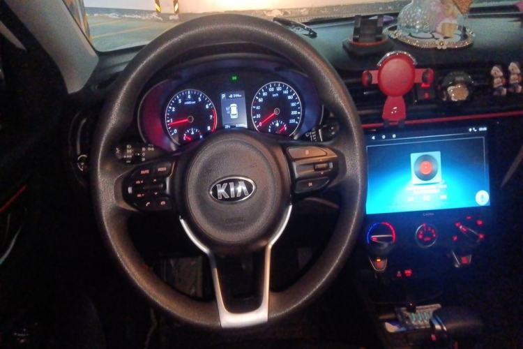 Used Kia KX Cross 2017 1.4L AT GLS Steering Wheel