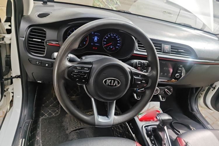 Used Kia KX Cross 2017 1.4L AT GLS Steering Wheel