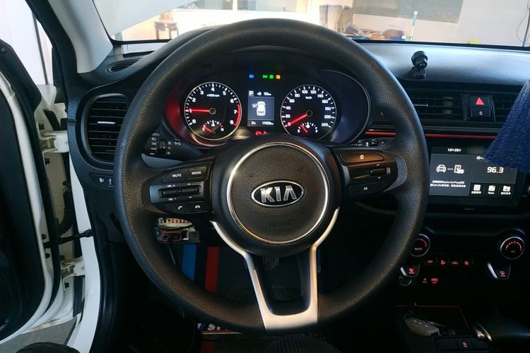 Used Kia KX Cross 2017 1.4L AT GLS Steering Wheel